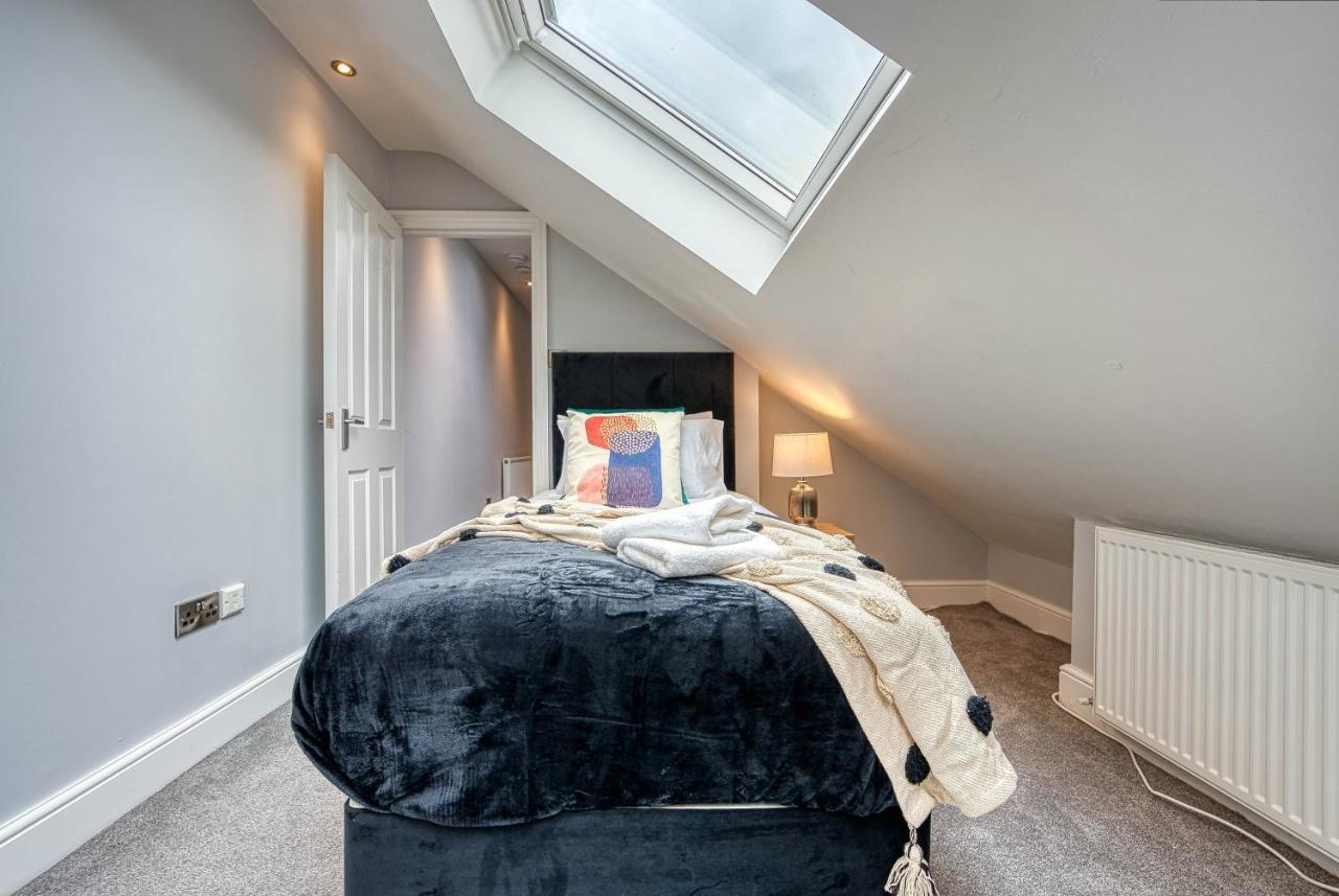 Spacious Nottingham Abode - Sleeps 16 Exterior photo